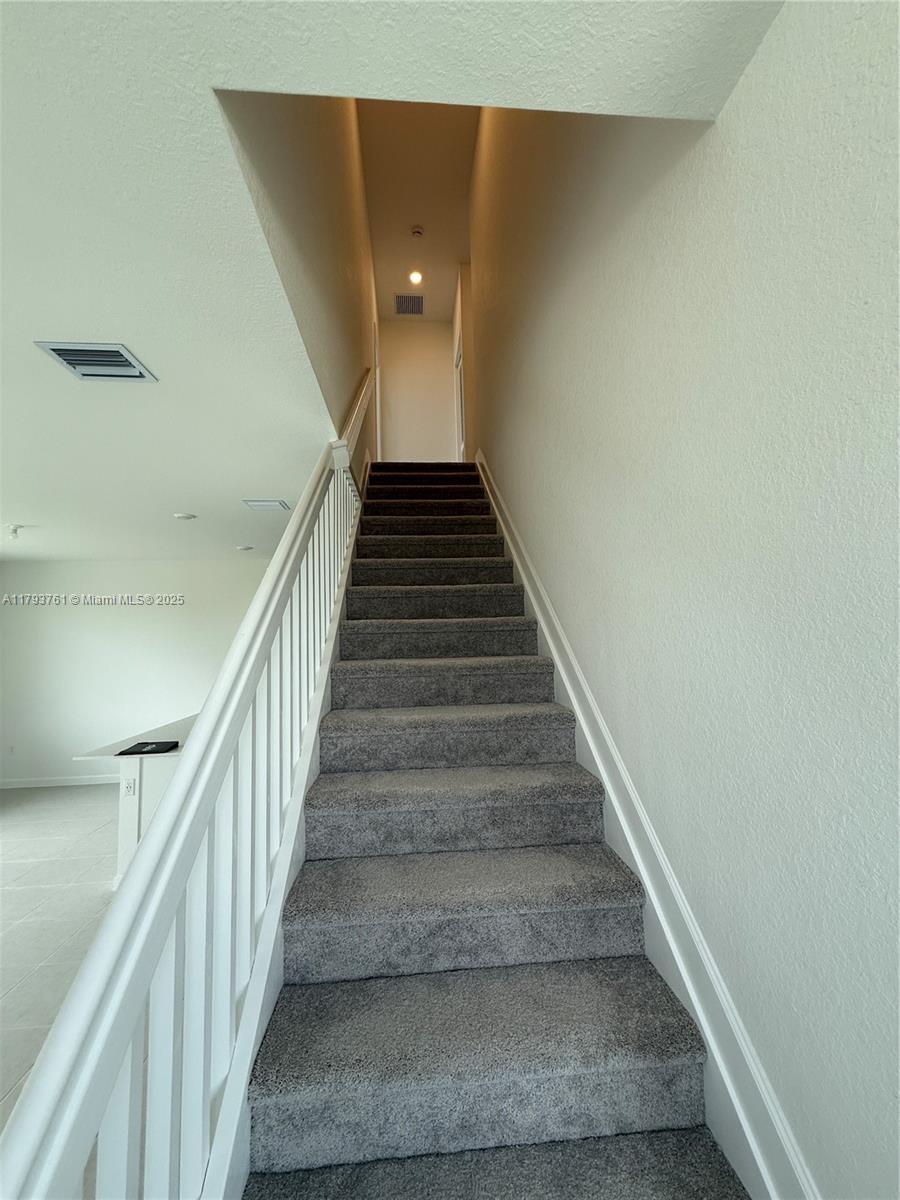692 Se 13 Ct Property Photo 5