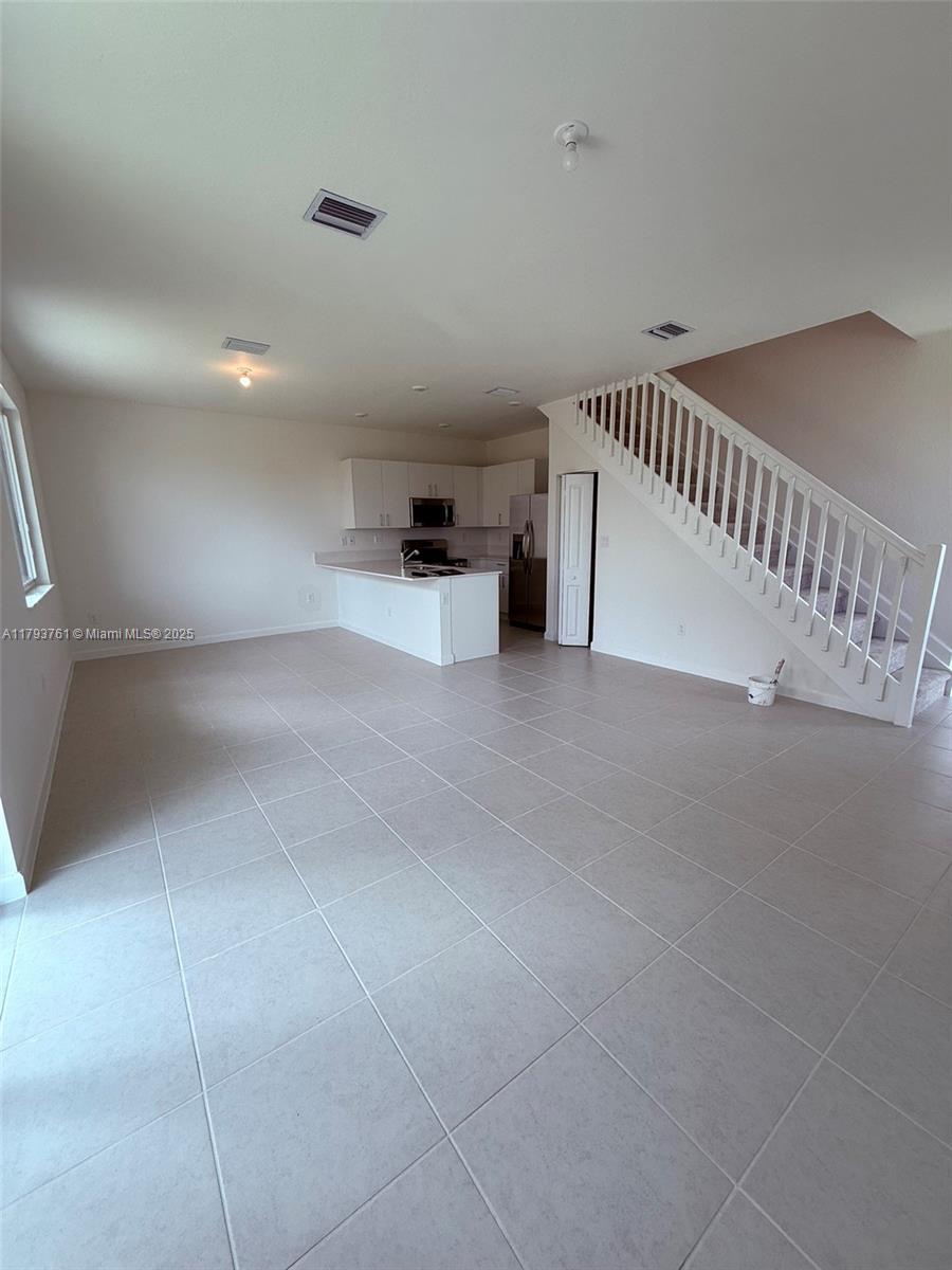 692 Se 13 Ct Property Photo 6