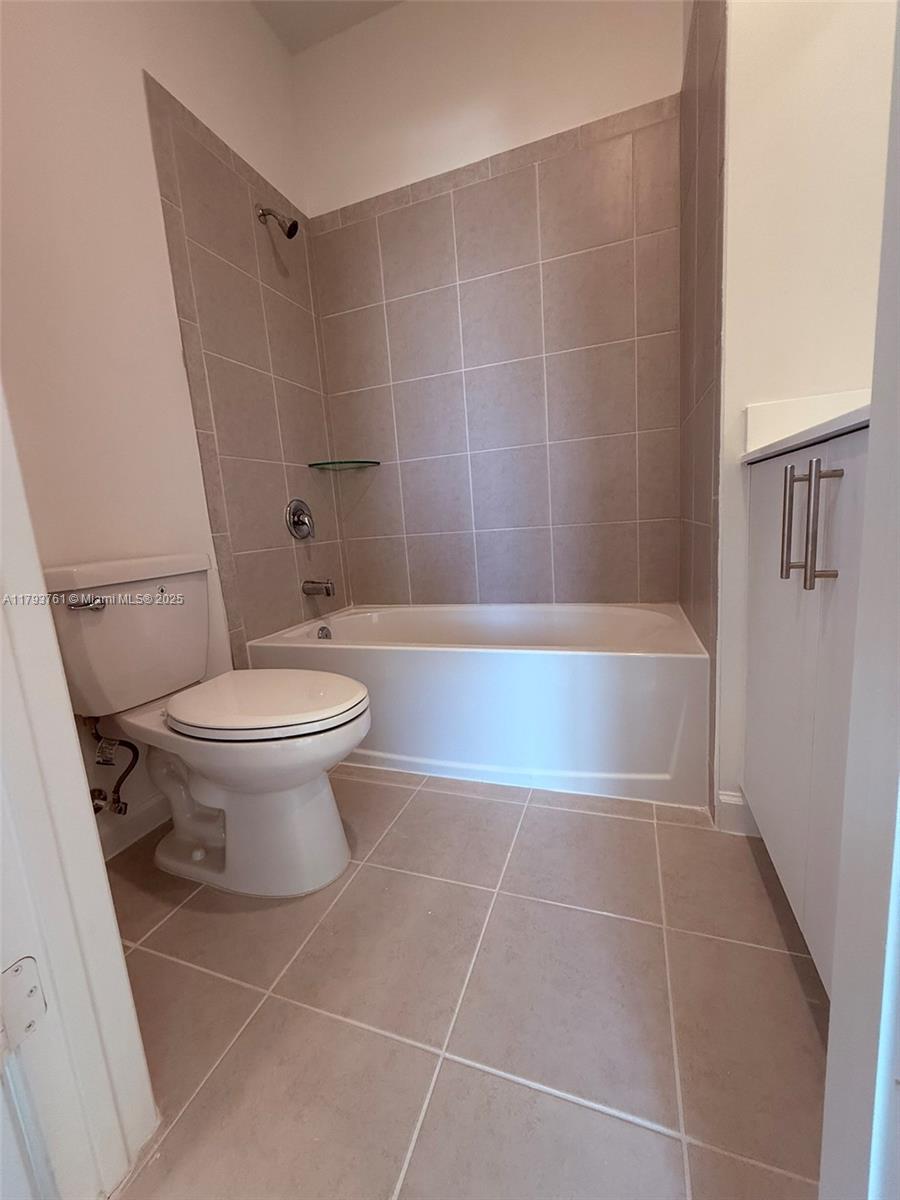 692 Se 13 Ct Property Photo 10