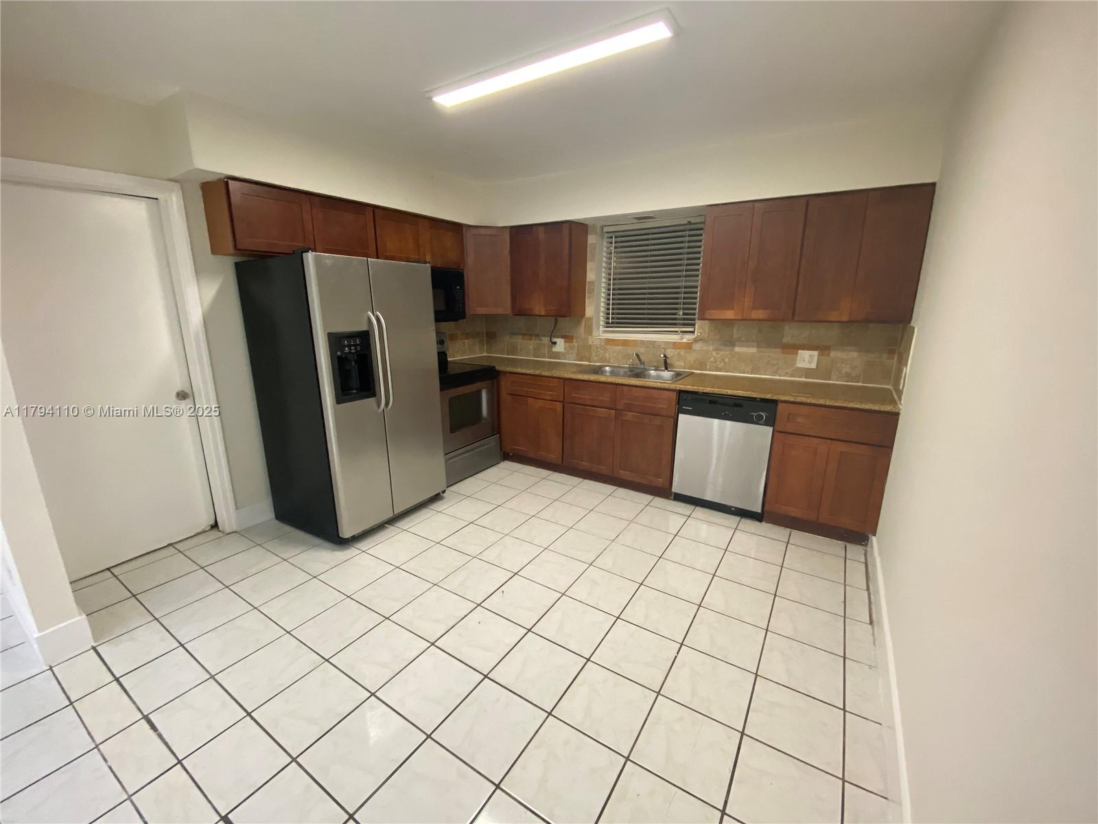 1727 Washington St 1727 Property Photo 1