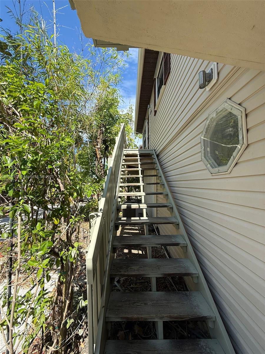 143 Valois Blvd Property Photo 2