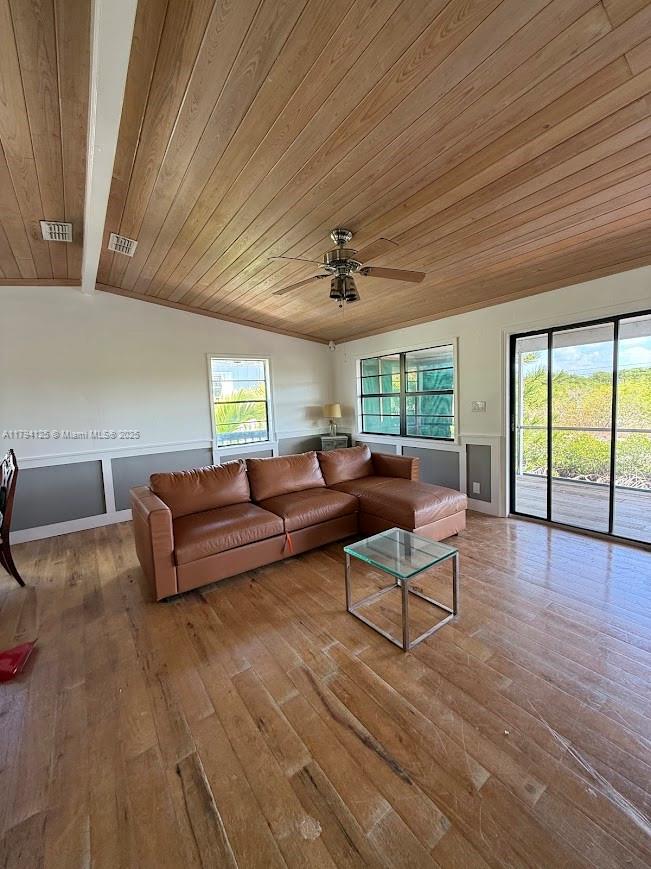 143 Valois Blvd Property Photo 3