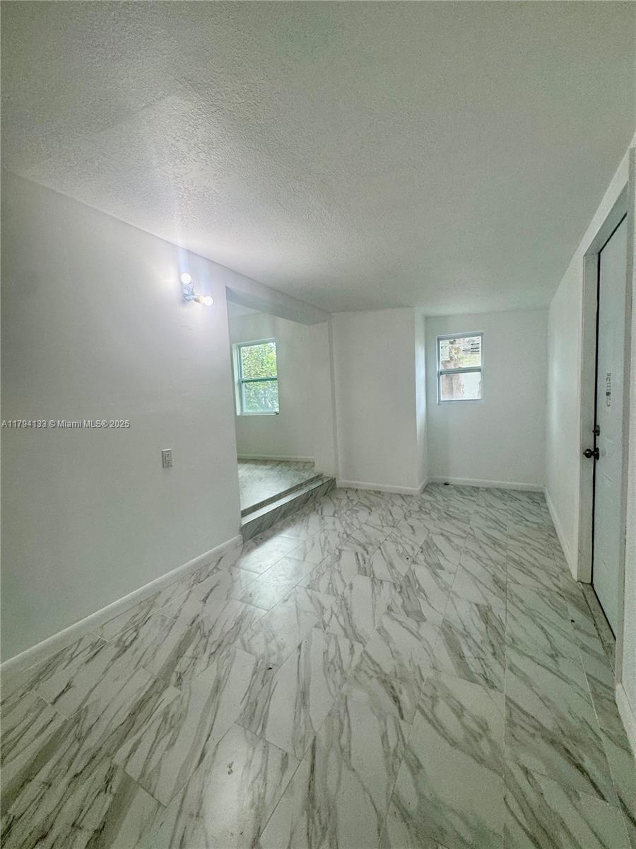 526 Sw 7th Ct Property Photo 7