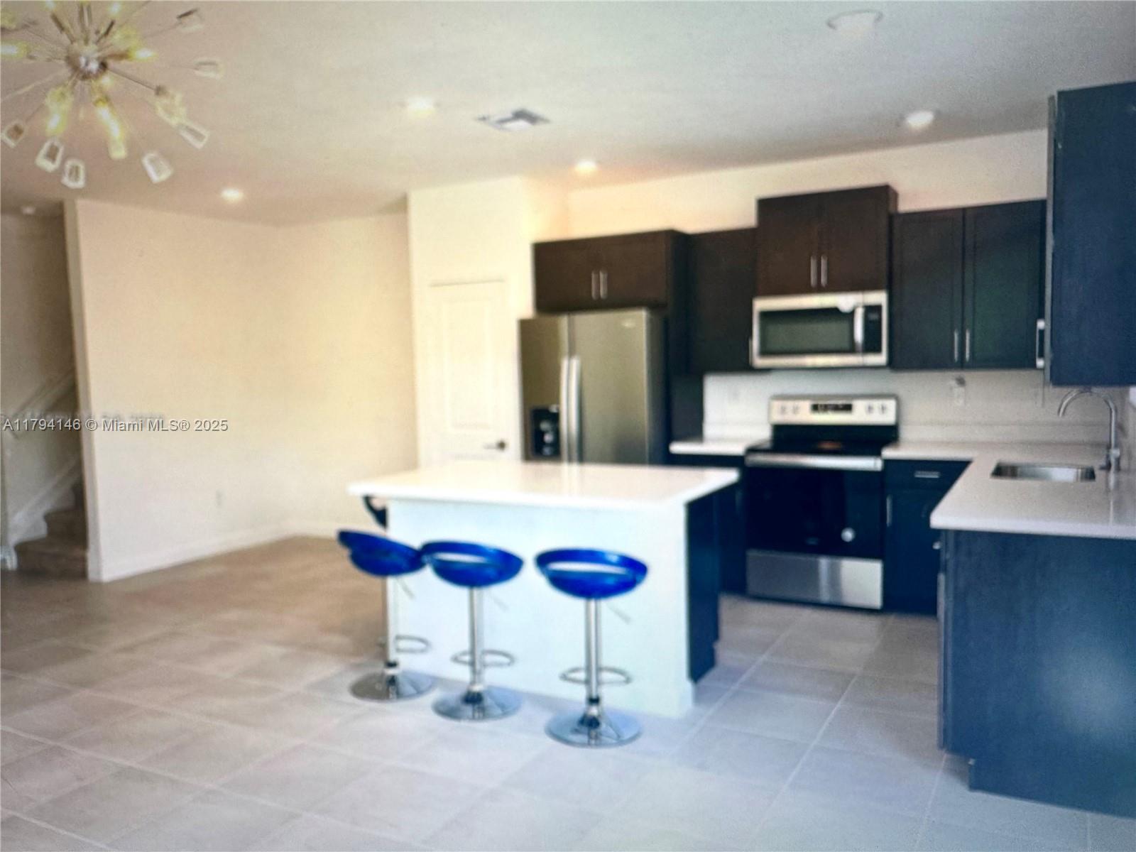 2418 Se 10th Ct Property Photo 1