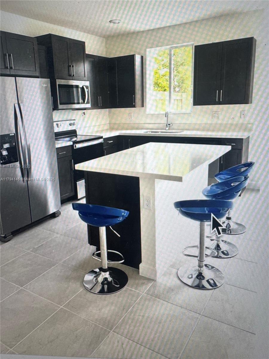 2418 Se 10th Ct Property Photo 2