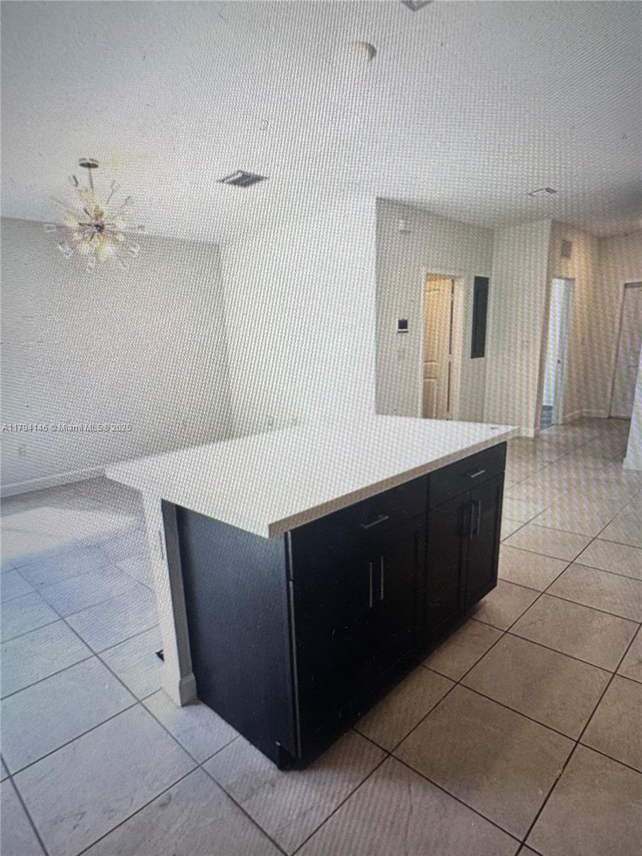 2418 Se 10th Ct Property Photo 4