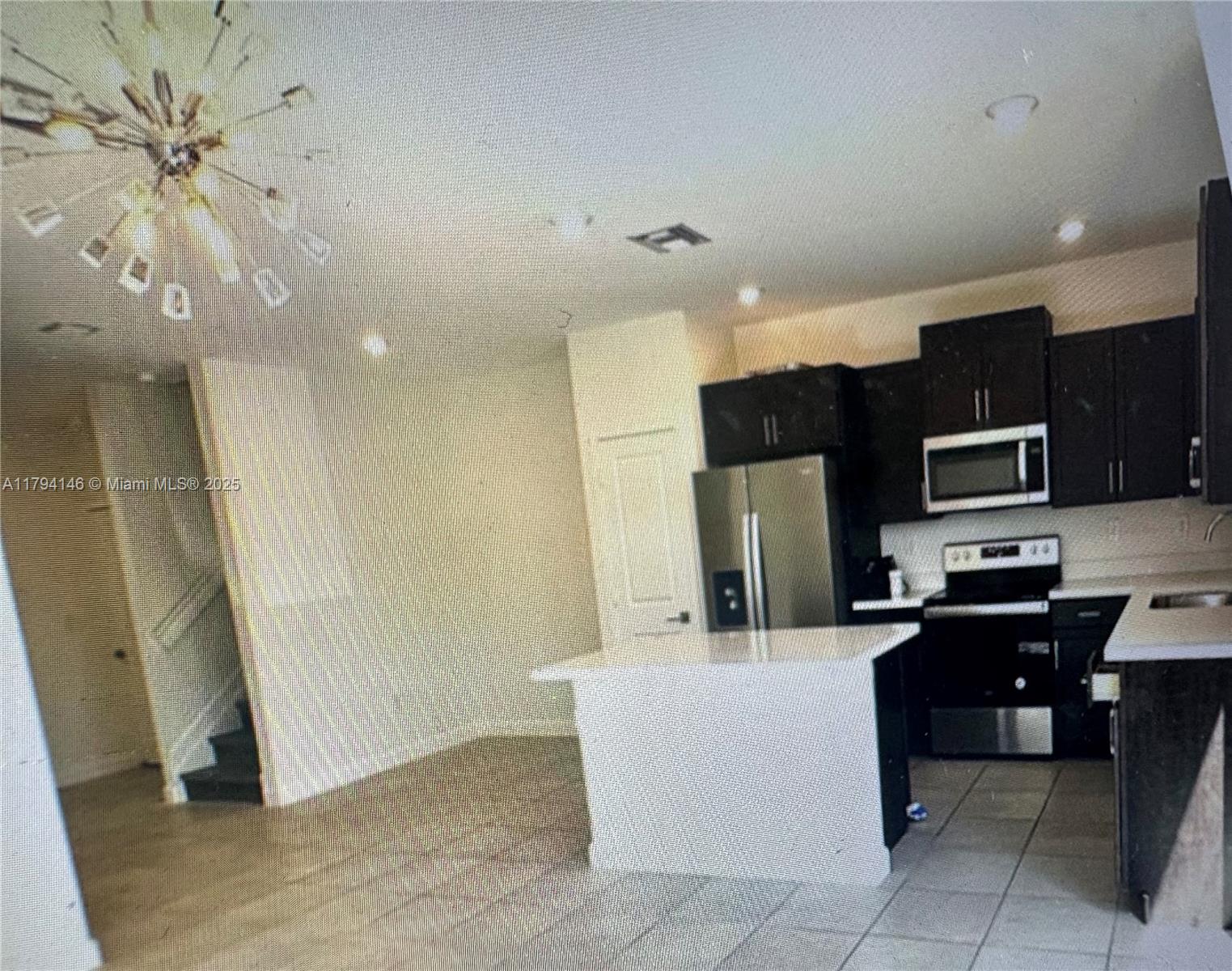 2418 Se 10th Ct Property Photo 6