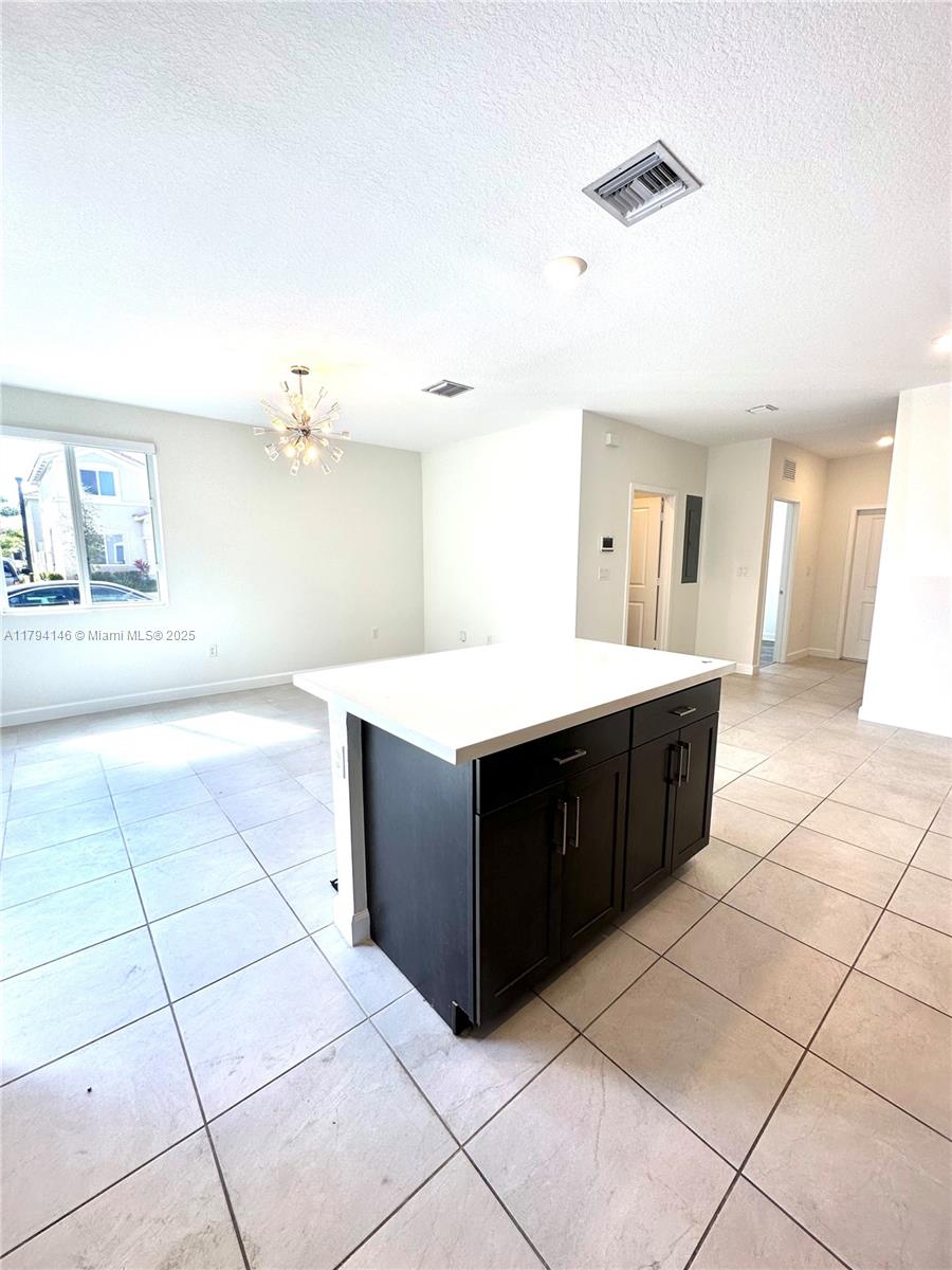 2418 Se 10th Ct Property Photo 9