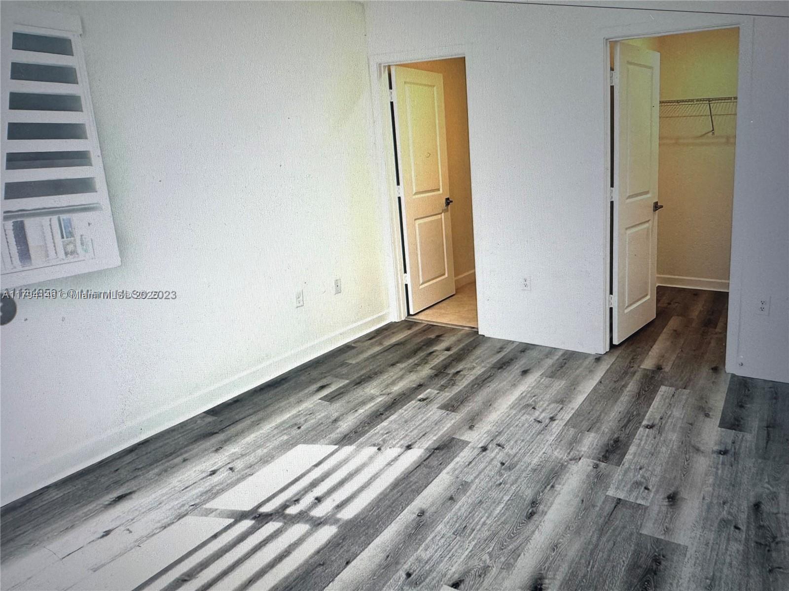 2418 Se 10th Ct Property Photo 12