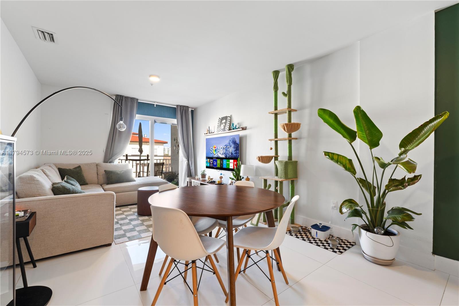 10950 Nw 82nd St 415 Property Photo 6