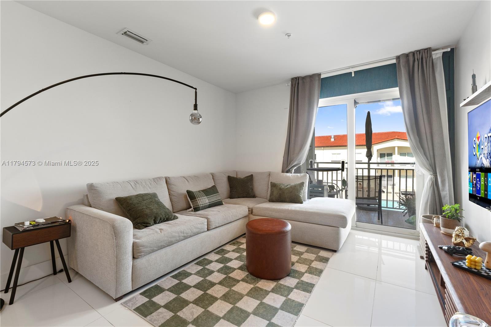 10950 Nw 82nd St 415 Property Photo 8