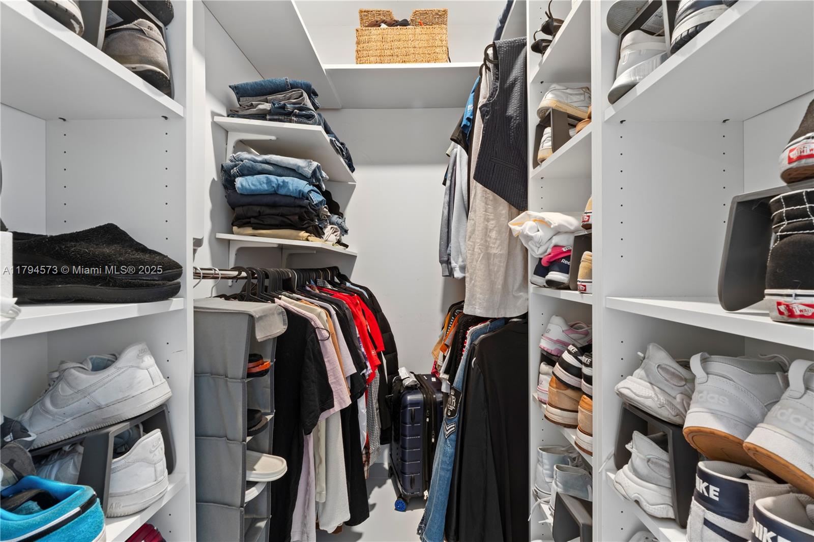 10950 Nw 82nd St 415 Property Photo 23