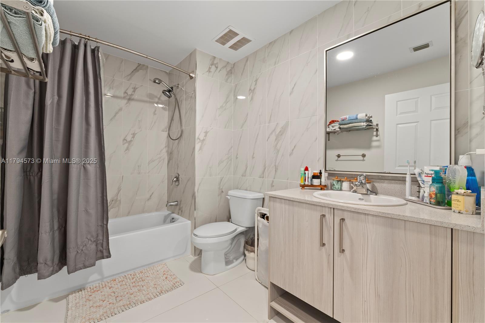 10950 Nw 82nd St 415 Property Photo 24