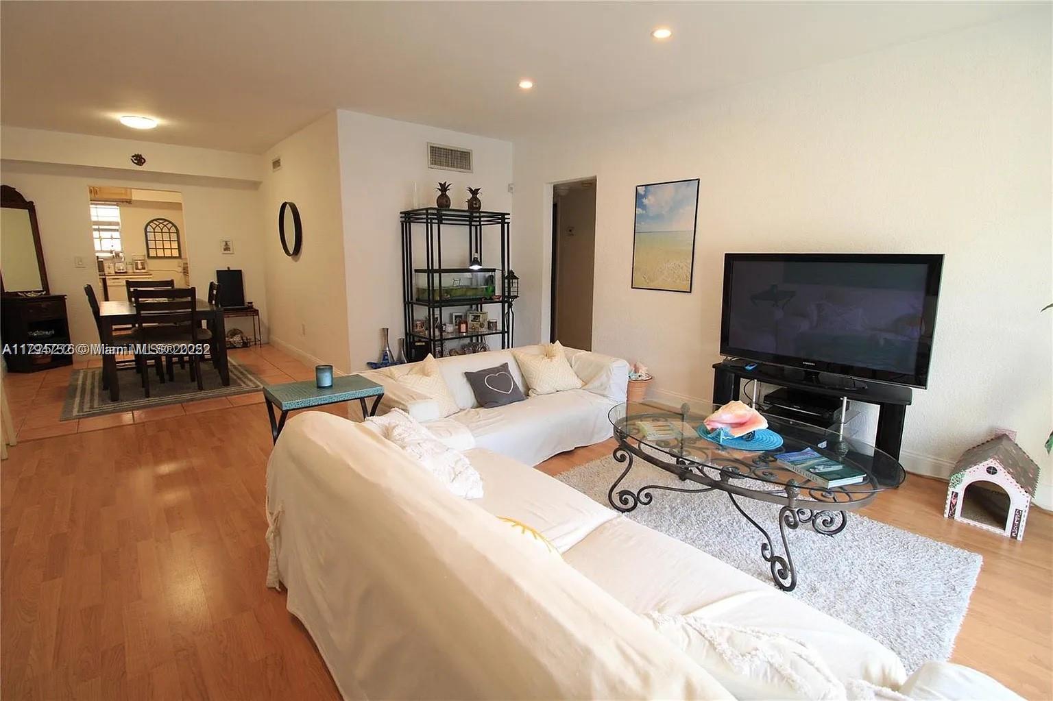 9260 Bay Harbor Ter 22 Property Photo 1
