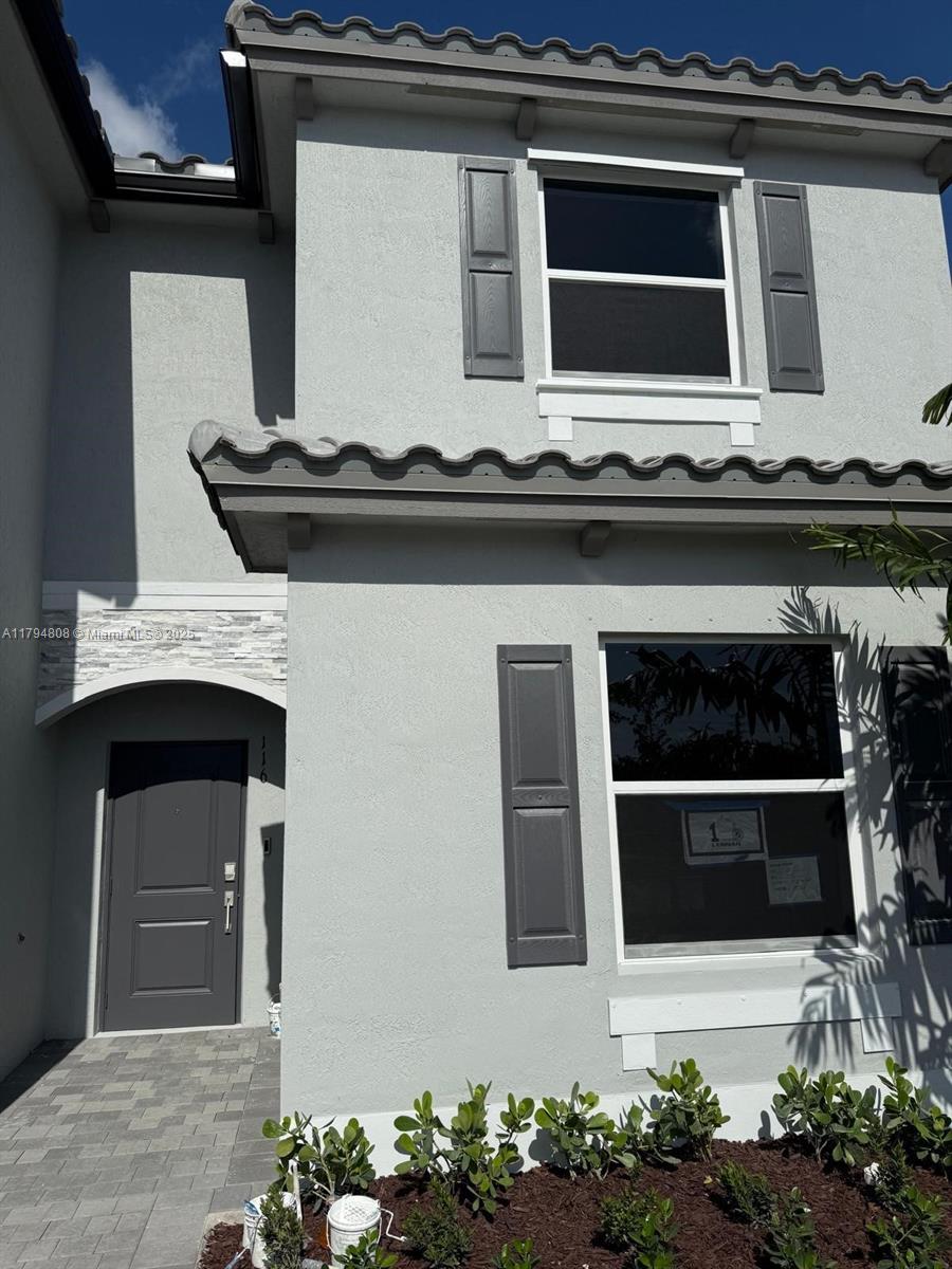 116 SE 11 CT. Property Photo 1