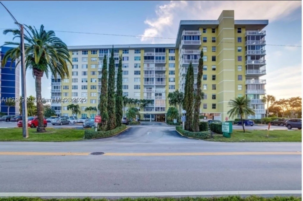 4400 Hillcrest Dr 215-b Property Photo 2