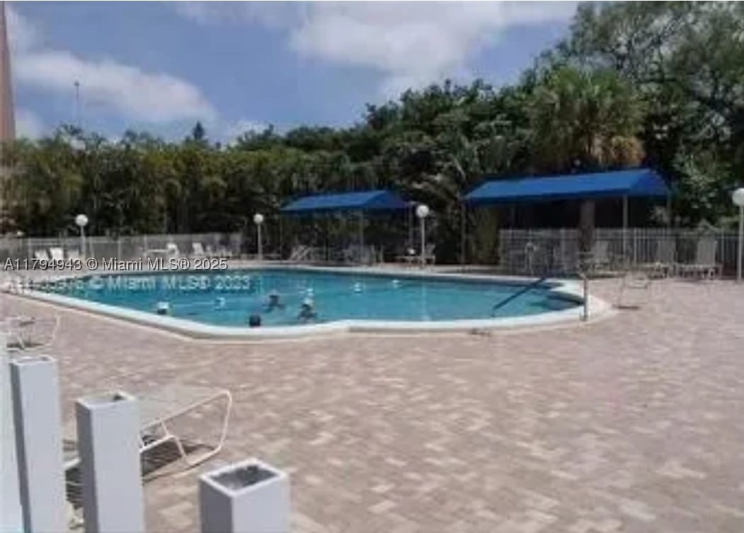 4400 Hillcrest Dr 215-b Property Photo 3