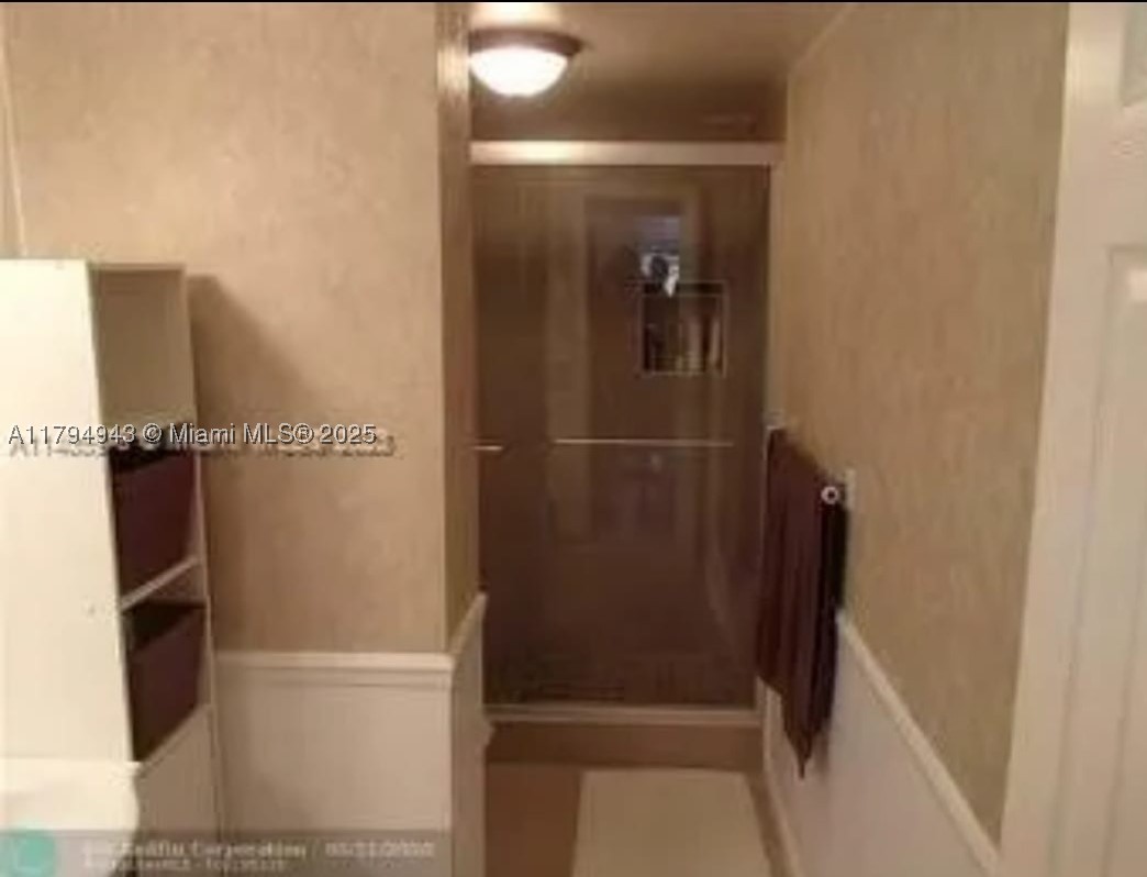 4400 Hillcrest Dr 215-b Property Photo 11