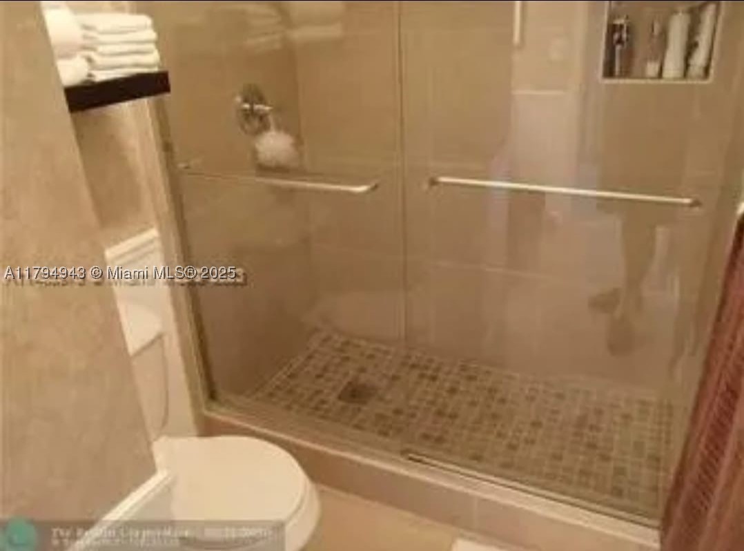 4400 Hillcrest Dr 215-b Property Photo 12