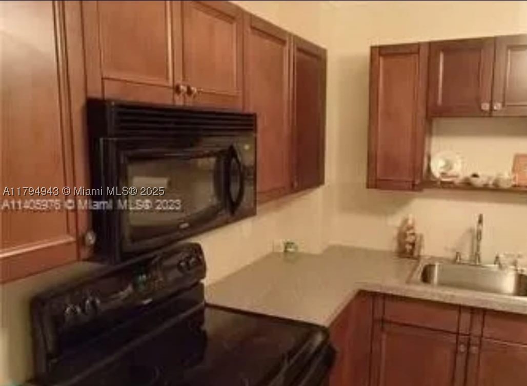 4400 Hillcrest Dr 215-b Property Photo 13
