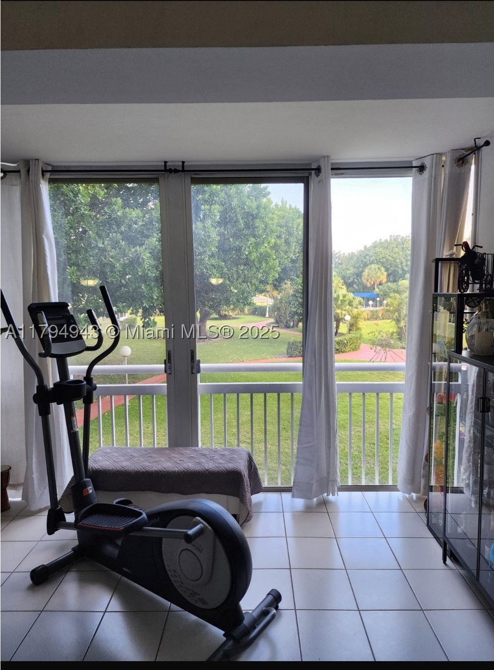 4400 Hillcrest Dr 215-b Property Photo 15