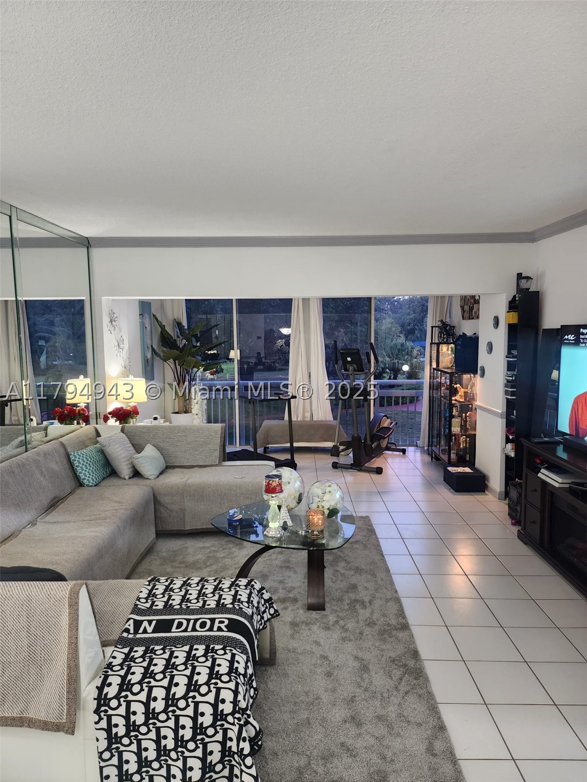 4400 Hillcrest Dr 215-b Property Photo 20