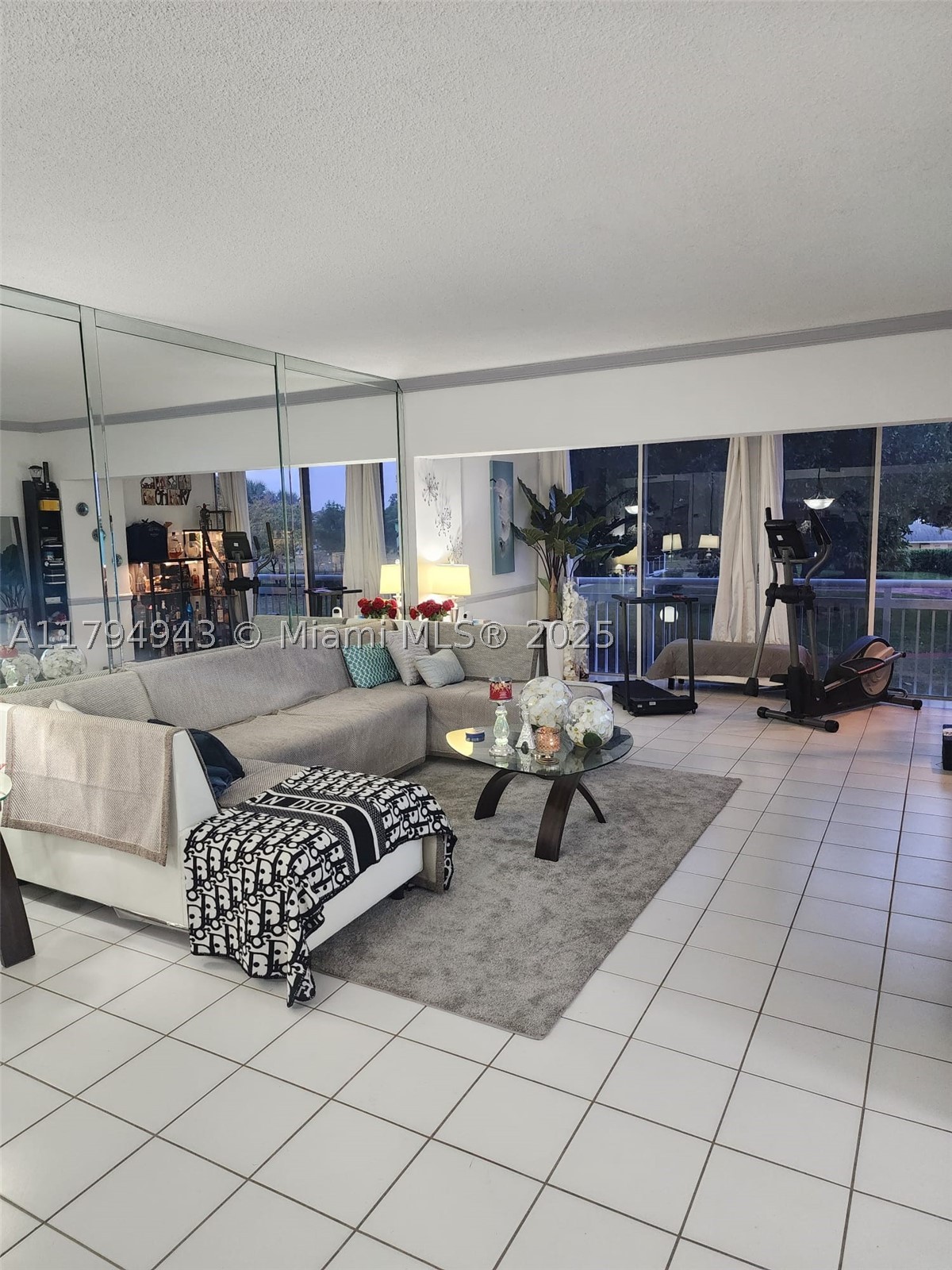 4400 Hillcrest Dr 215-b Property Photo 21
