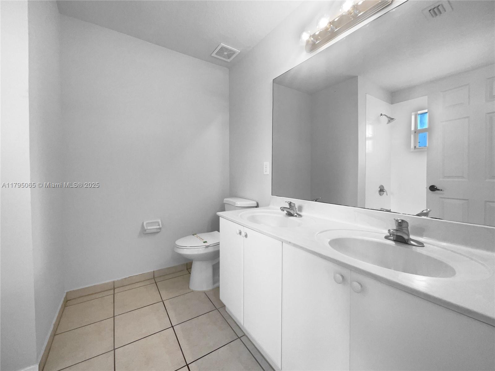 14054 Sw 260th St 104 Property Photo 7