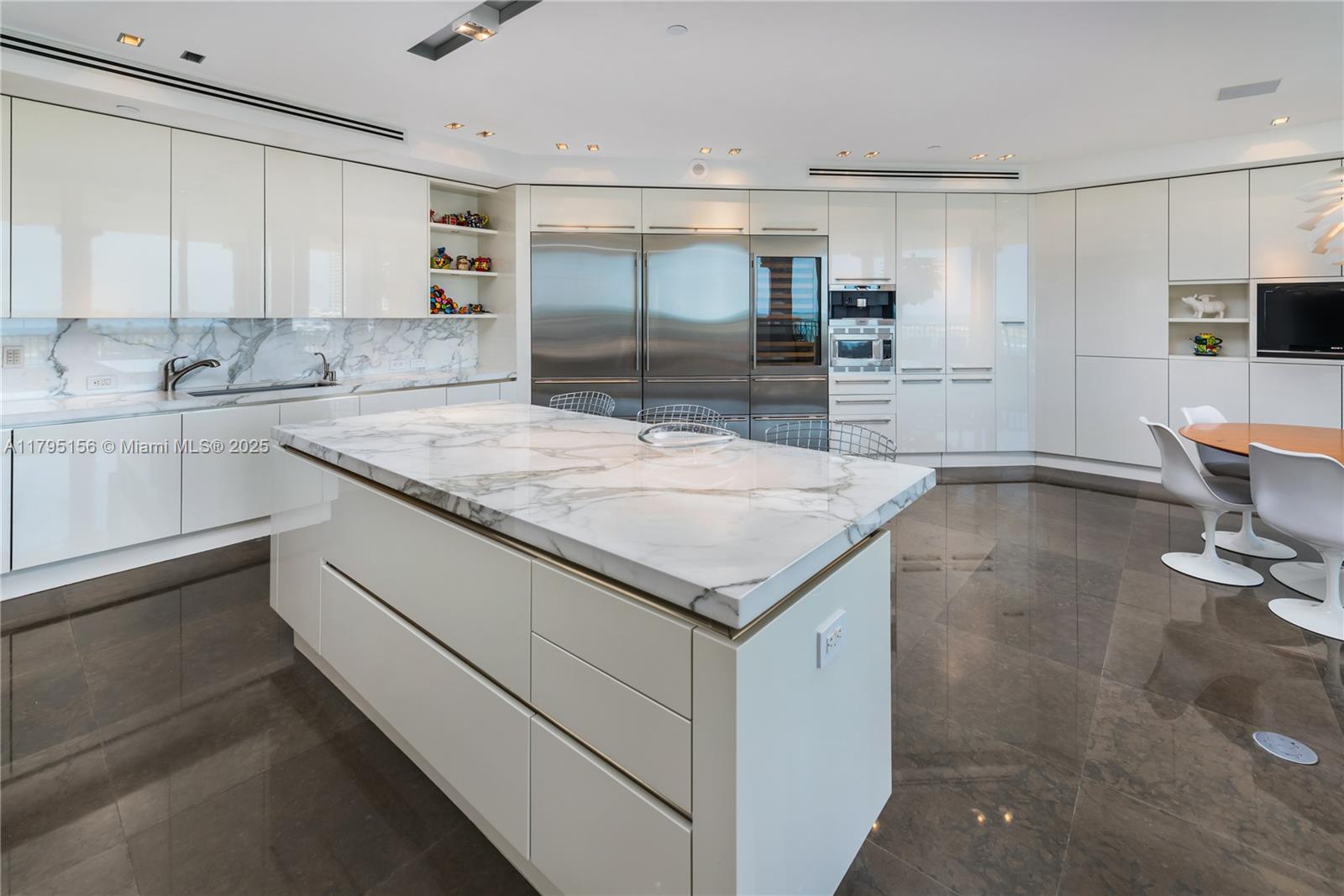 7143 Fisher Island Dr 7143 Property Photo 12