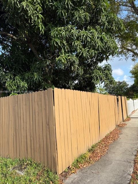 1090 Nw 134th St Property Photo 13