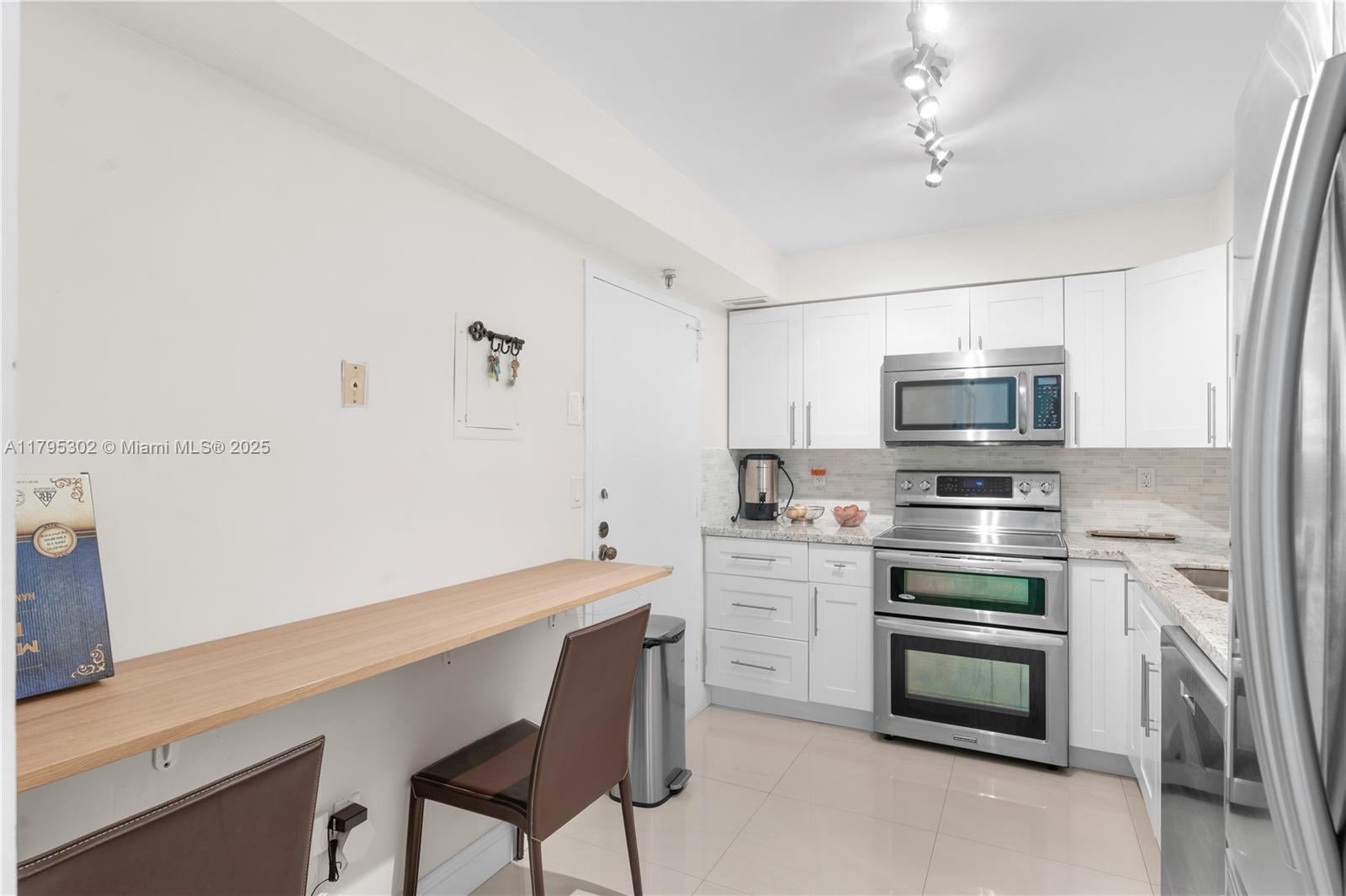 9511 Collins Ave 301 Property Photo 3