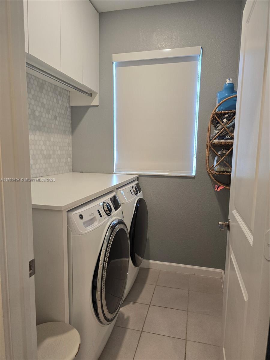 1437 Se 27th Ter . Property Photo 25