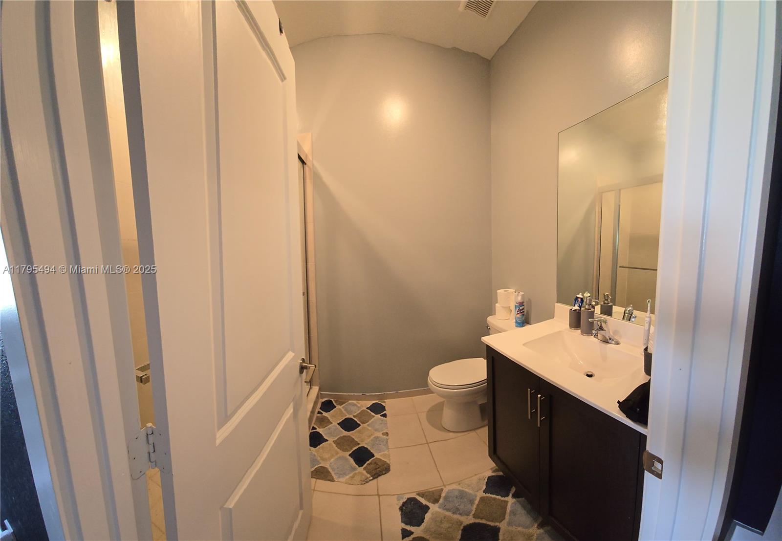 1437 Se 27th Ter . Property Photo 27