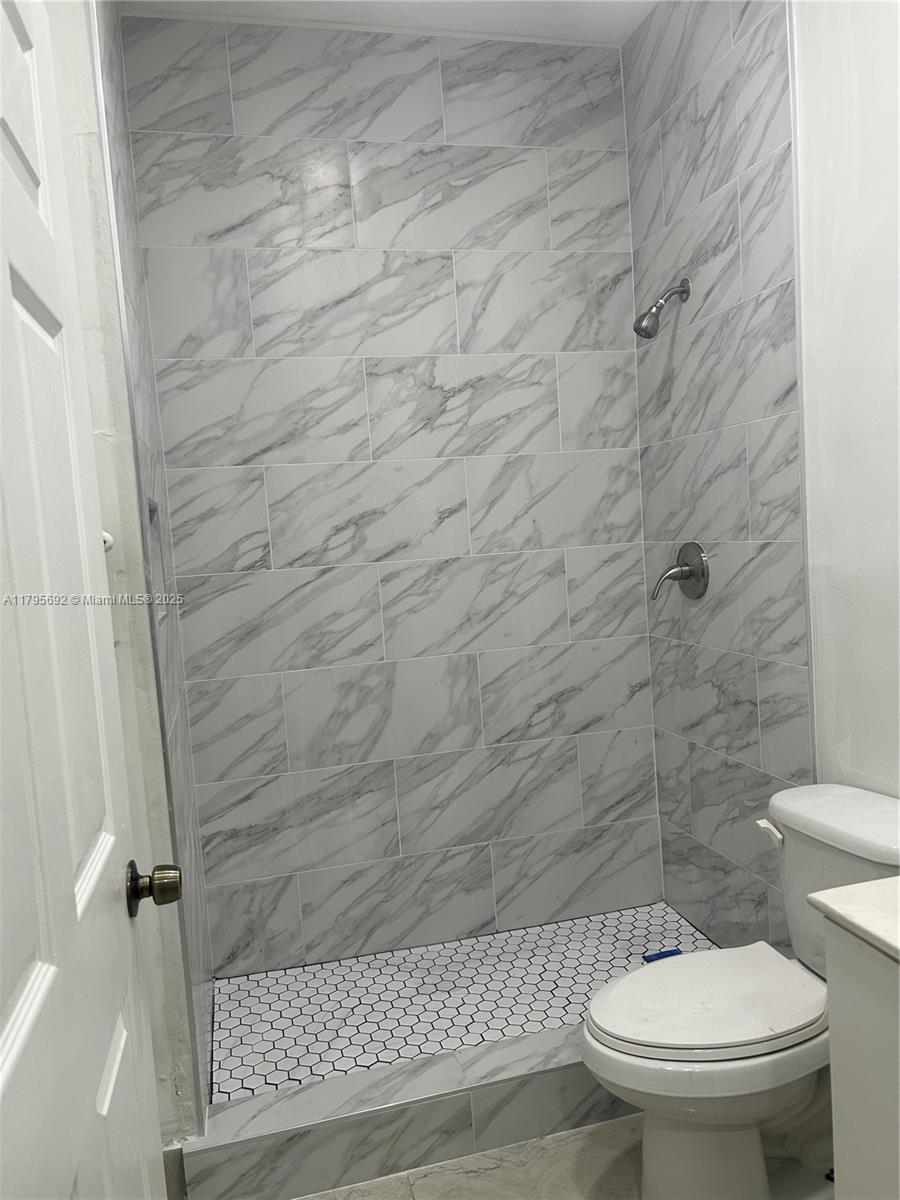 4295 Ne 10th Ct 0 Property Photo 18