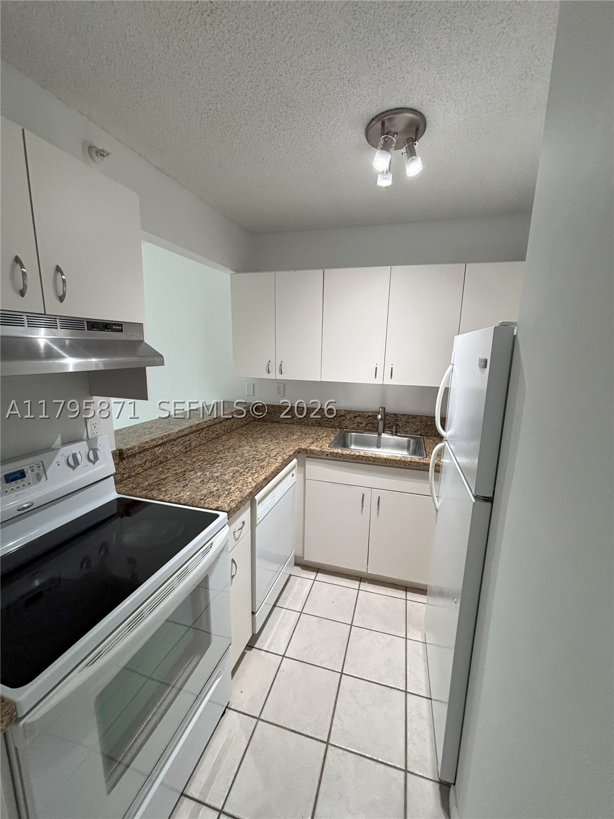 126 Sw 17th Rd 505 Property Photo 12