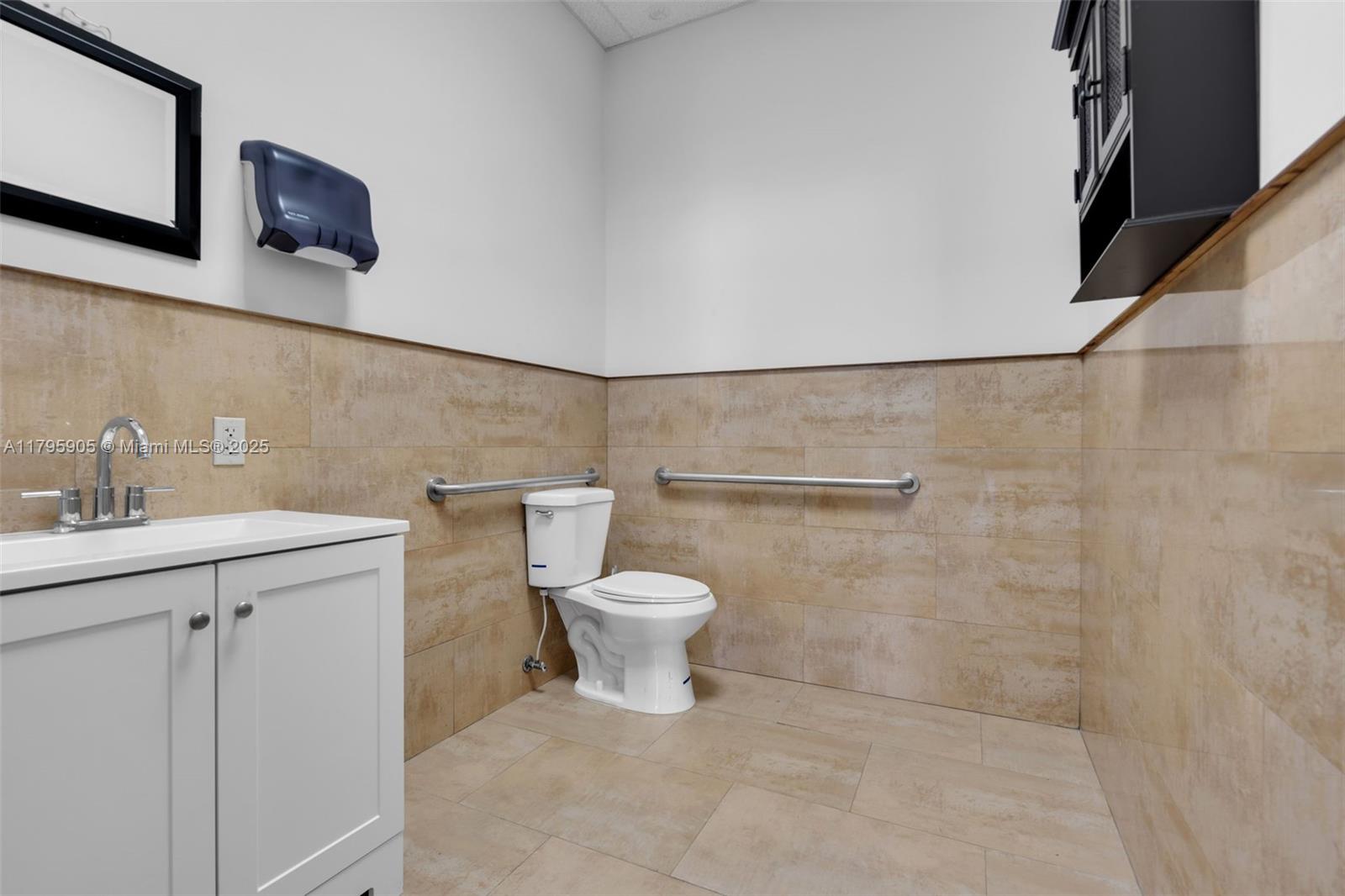 8145 Nw 33rd St 8145 Property Photo 16