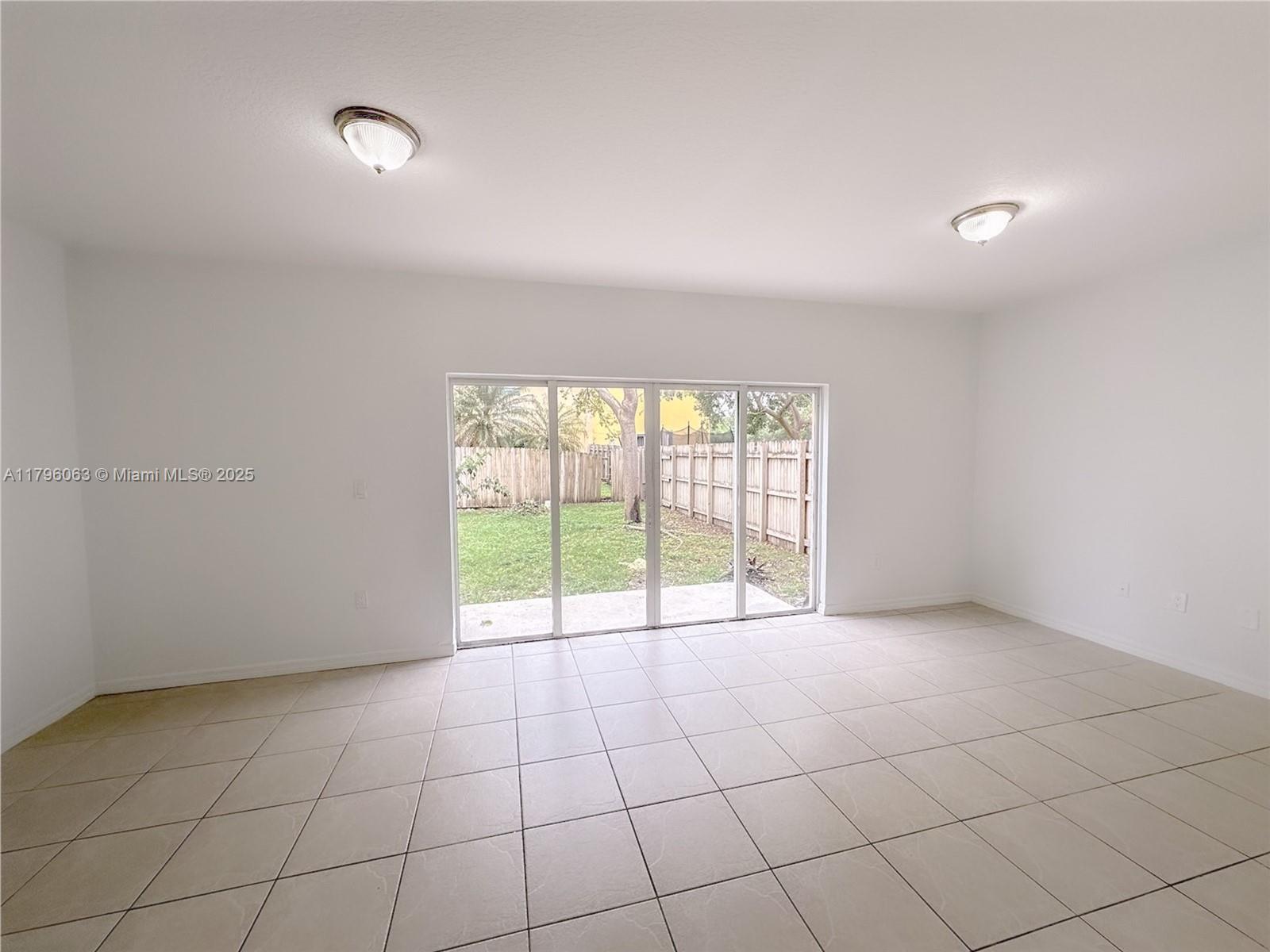 981 Sw 6th Ct Property Photo 7