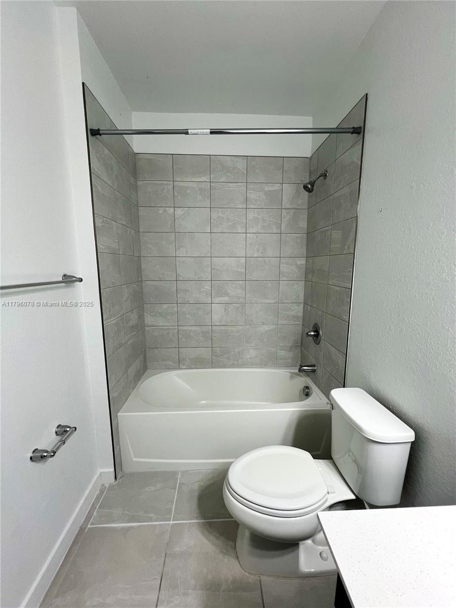 1065 Nw 4th Terrace Property Photo 8