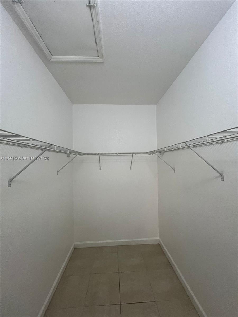 1661 Se 28th St 206 Property Photo 10