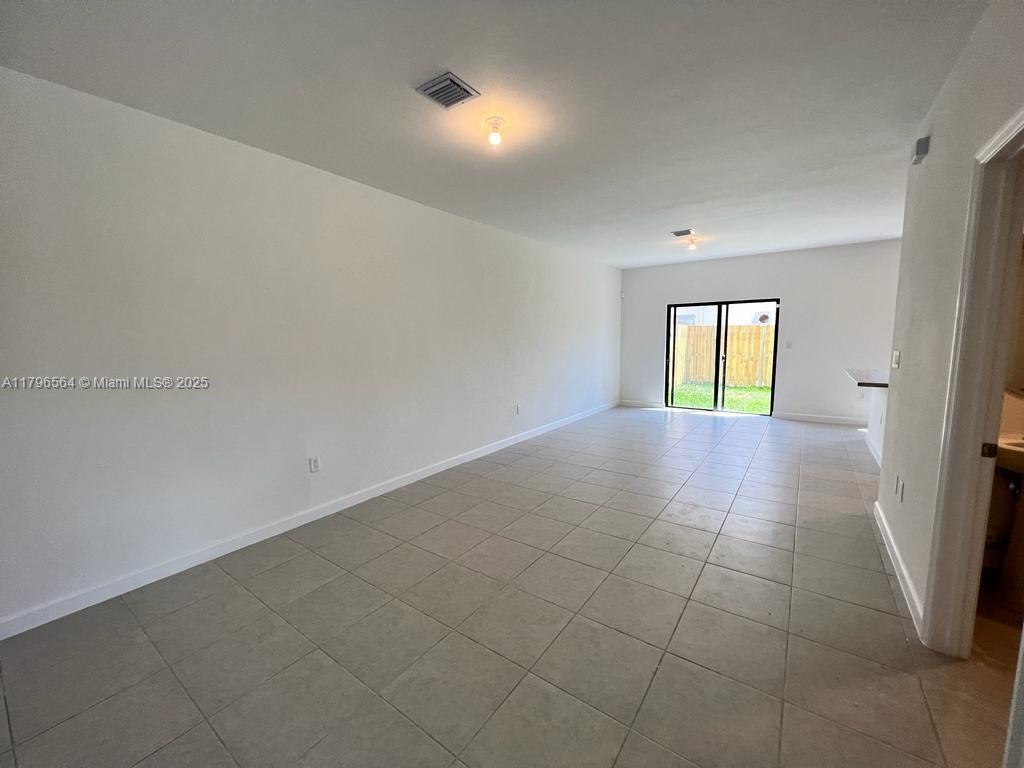 11976 Sw 244th Ln Property Photo 7