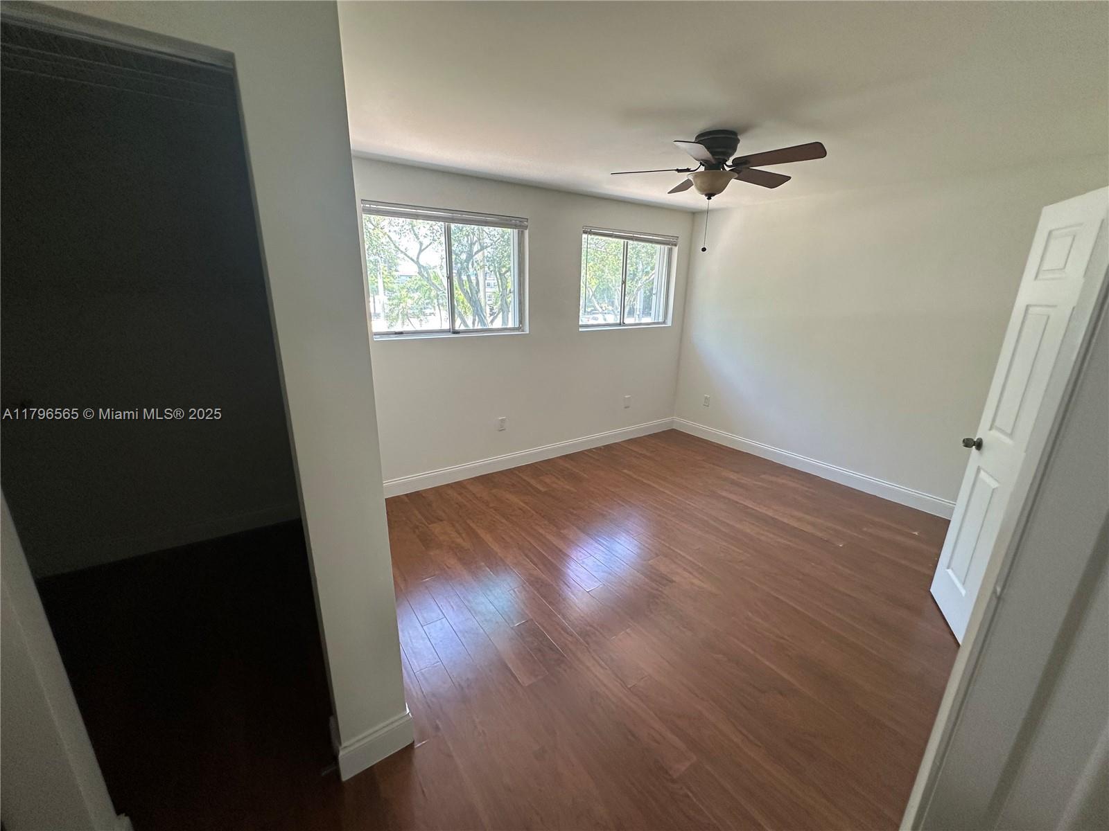 878 Crystal Lake Dr Property Photo 6