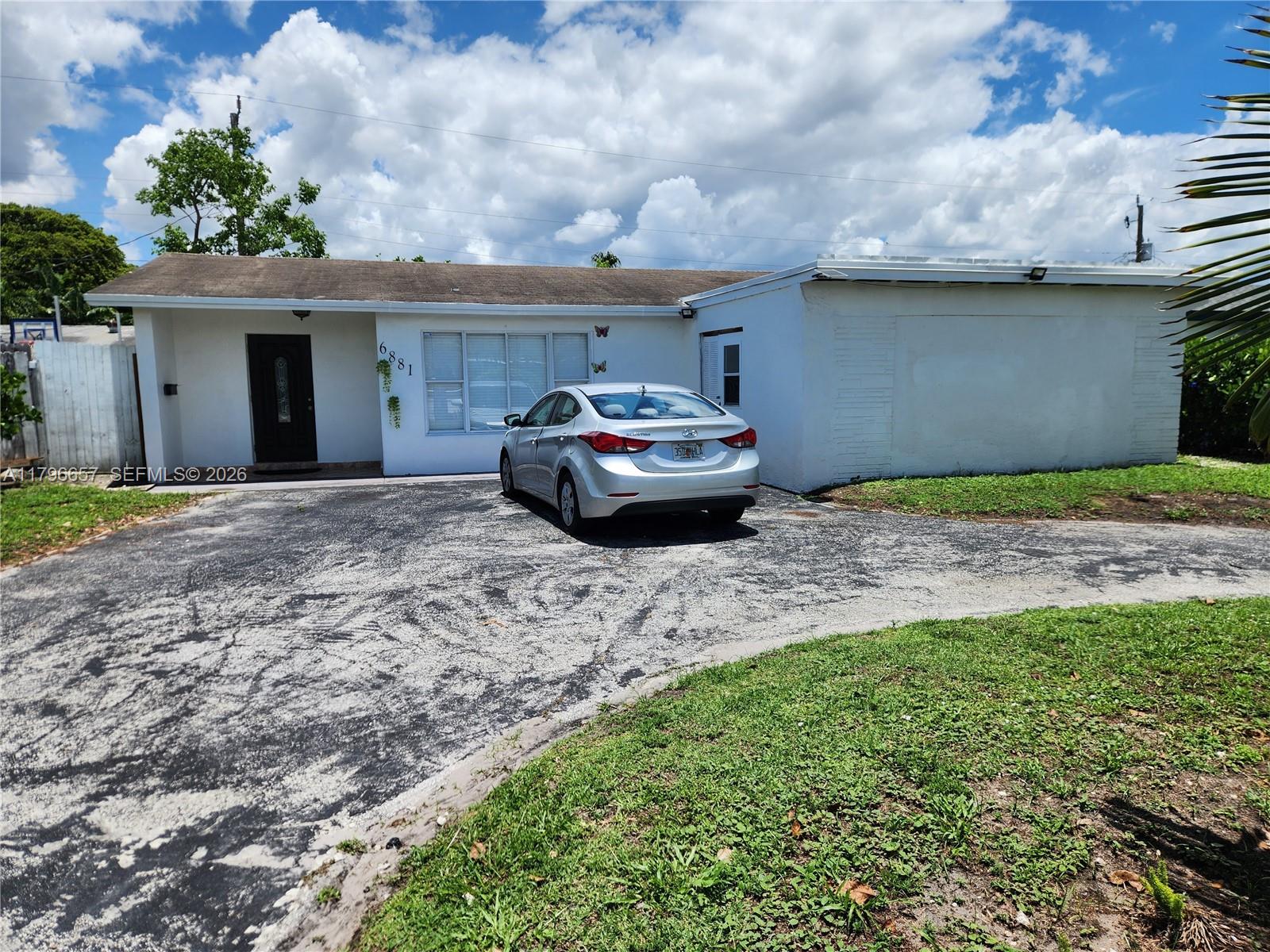 6881 Sheridan St Property Photo 1