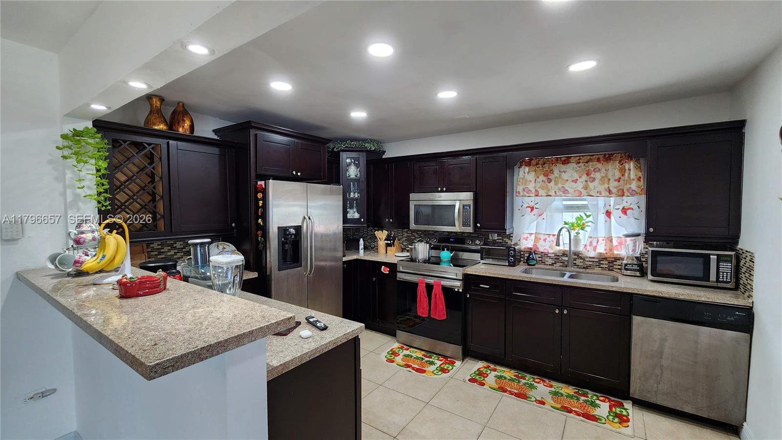 6881 Sheridan St Property Photo 10