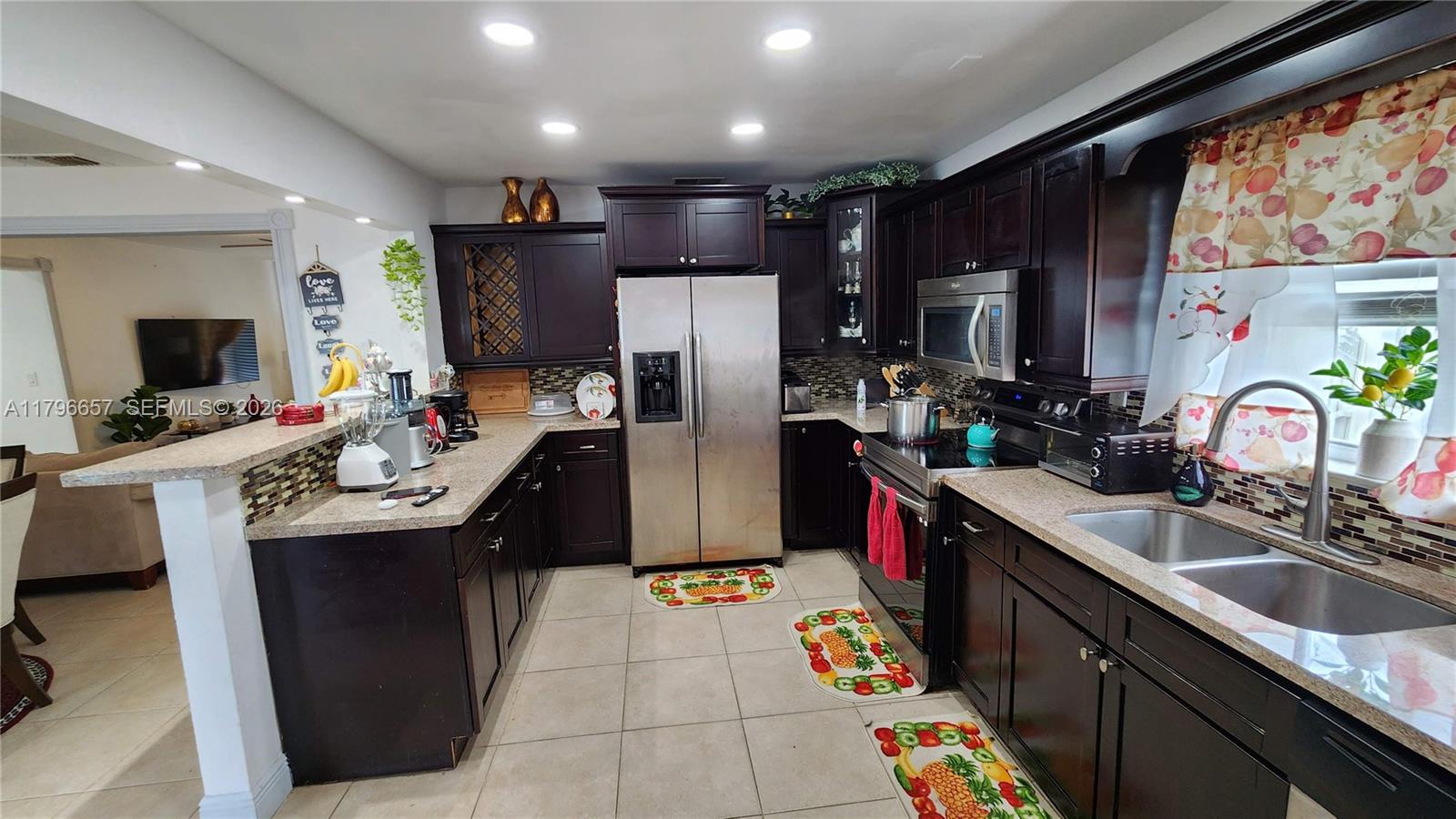 6881 Sheridan St Property Photo 11