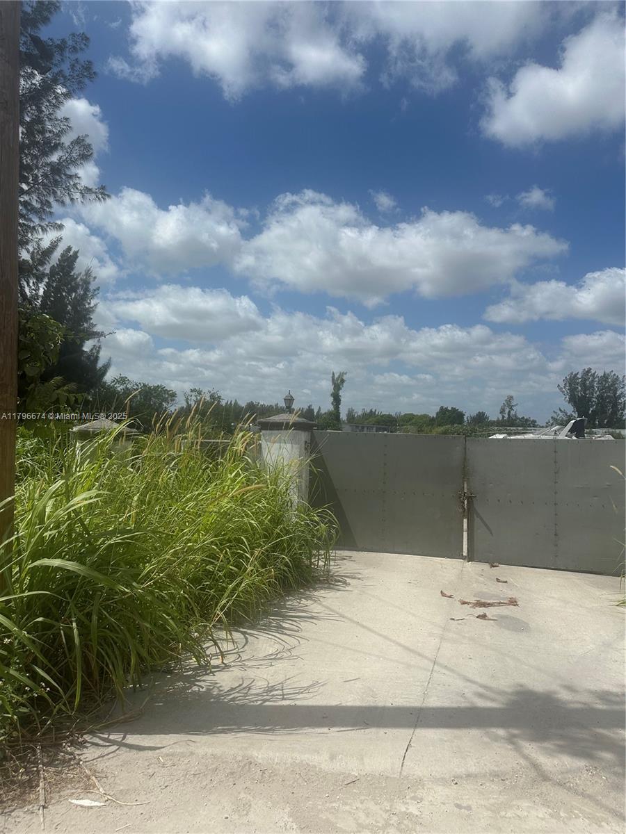 14400 205 Property Photo 1