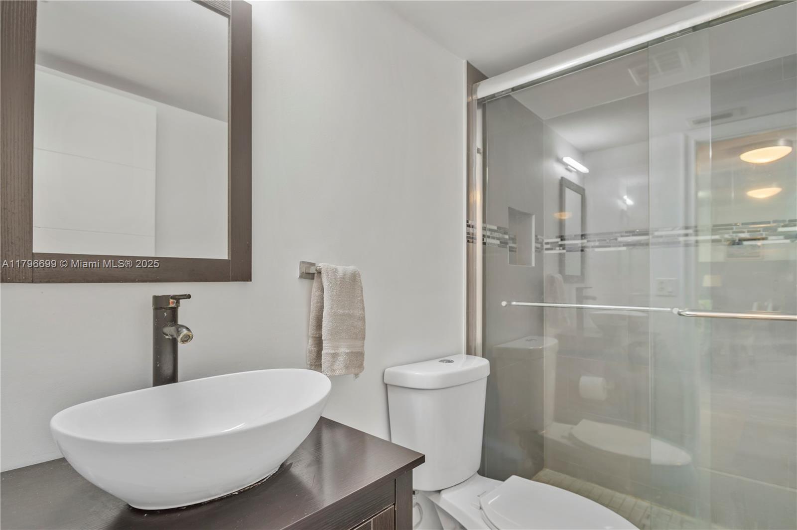 22053 Palms Way 106 Property Photo 12