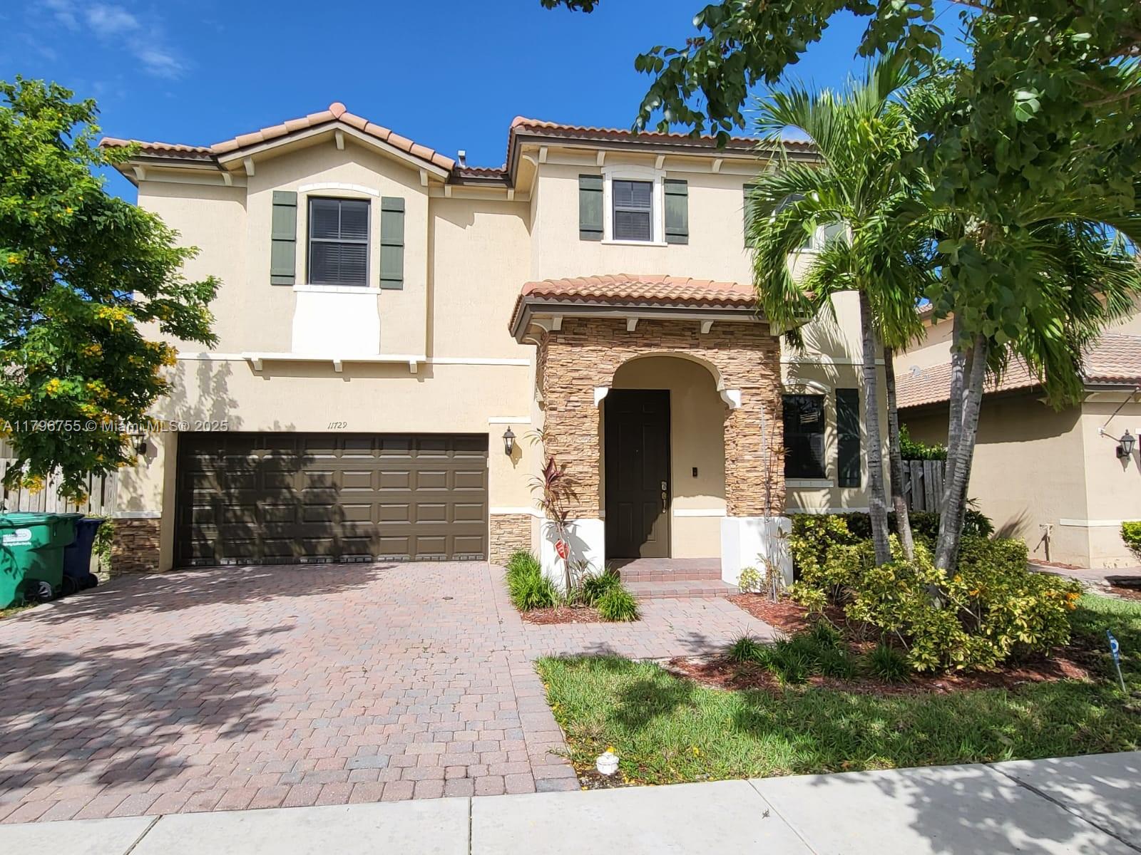 11729 SW 236th St Property Photo 1