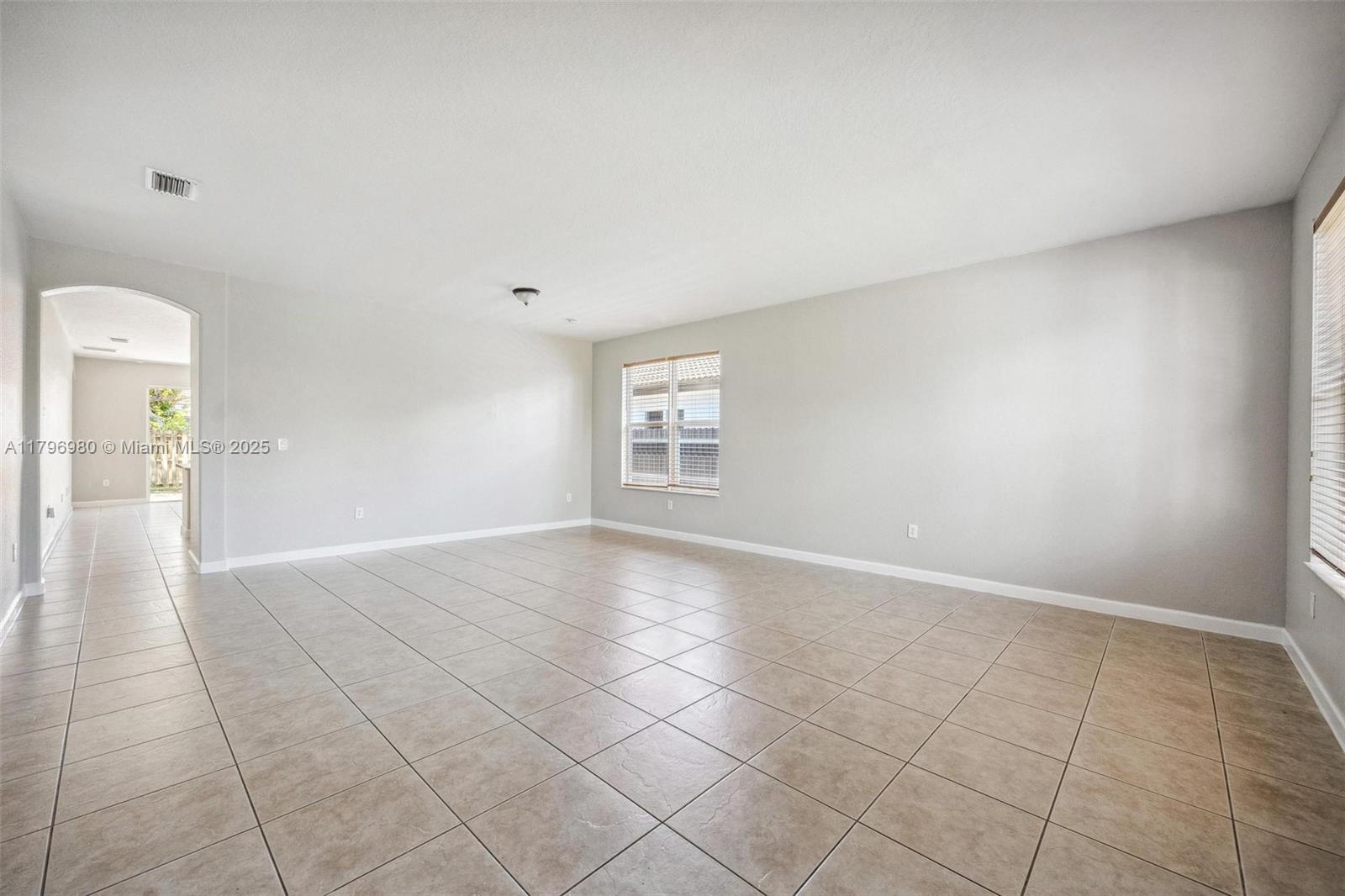 23712 Sw 106th Pl Property Photo 5