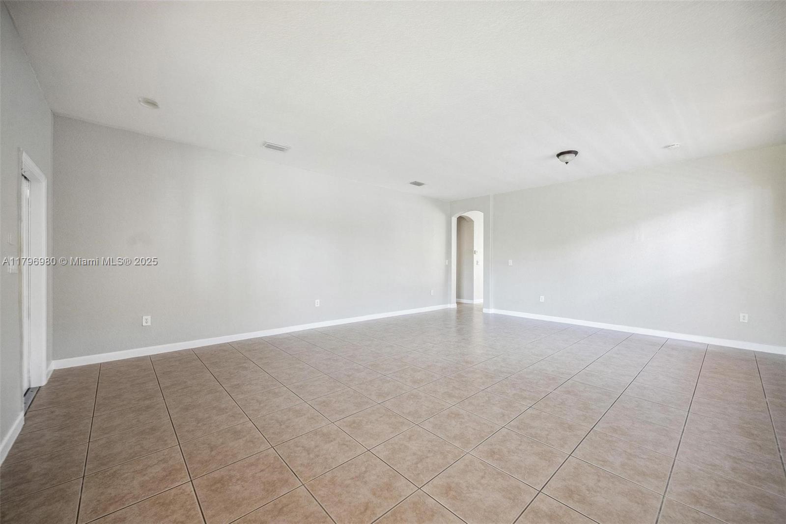 23712 Sw 106th Pl Property Photo 6
