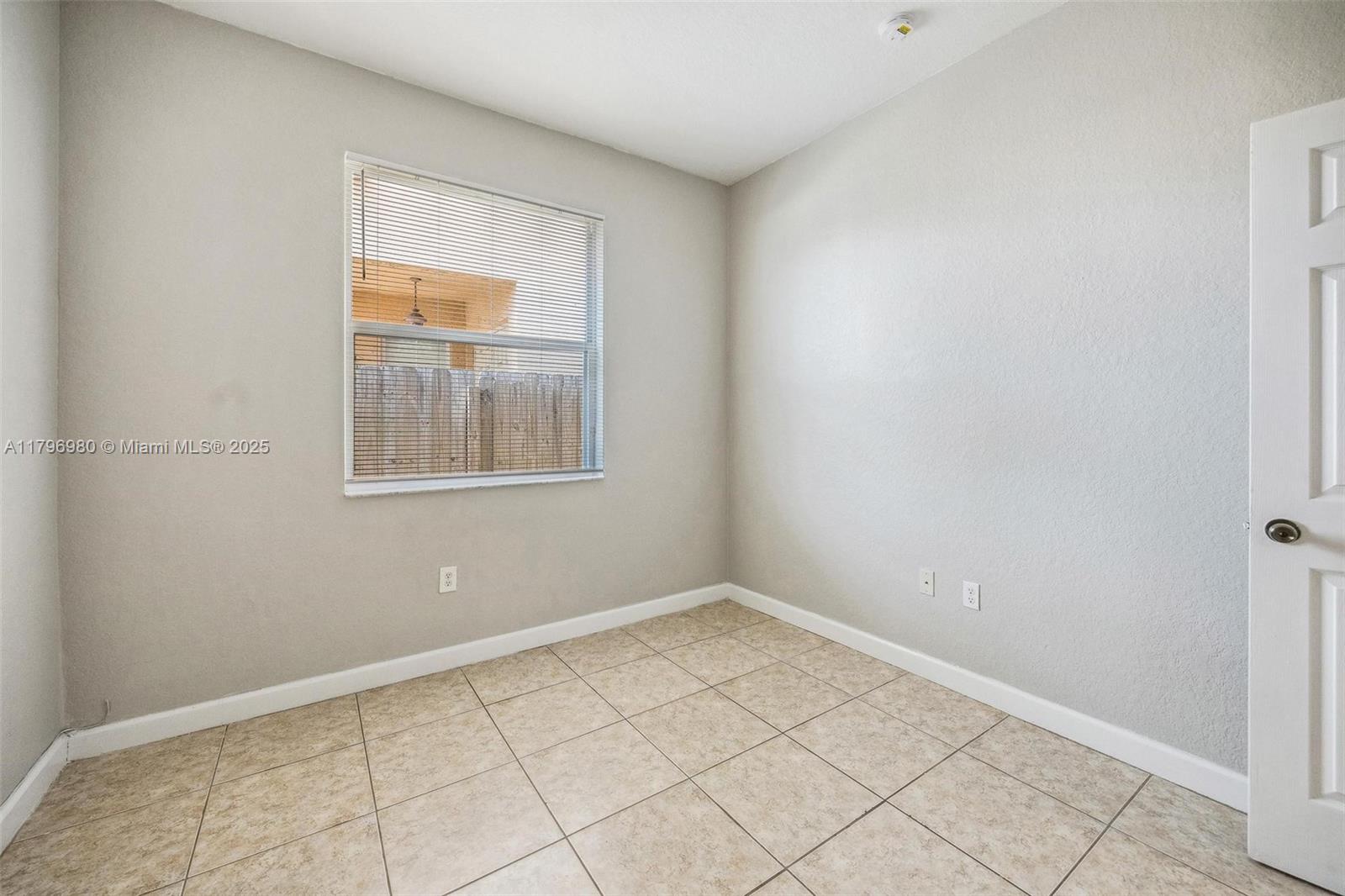 23712 Sw 106th Pl Property Photo 15